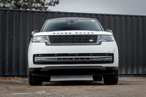 2025 Land Rover Range Rover P530 SE