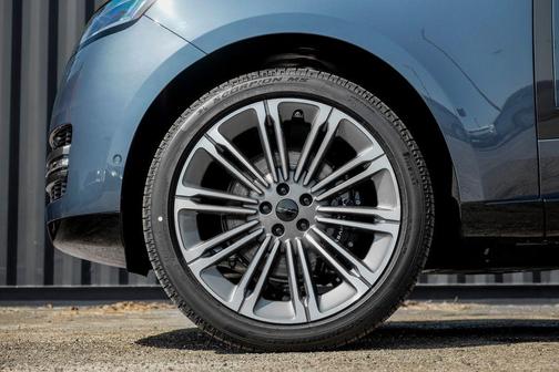 Varesine Blue 2026 Land Rover Range Rover P400 SE 7 Seat