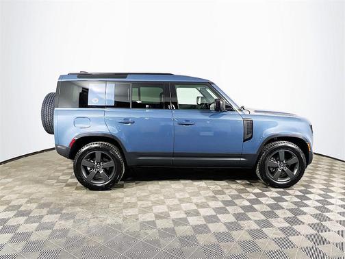 2024 Land Rover Defender P300