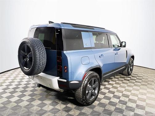 2024 Land Rover Defender P300