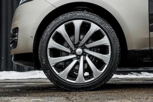 2025 Land Rover Range Rover P400 SE