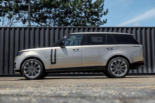 Batumi Gold 2026 Land Rover Range Rover P400 SE 7 Seat