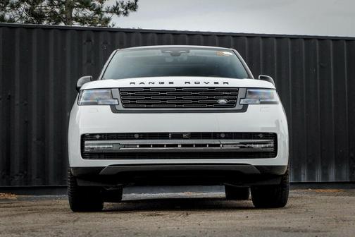 2025 Land Rover Range Rover P550e SE