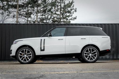 2025 Land Rover Range Rover P550e SE