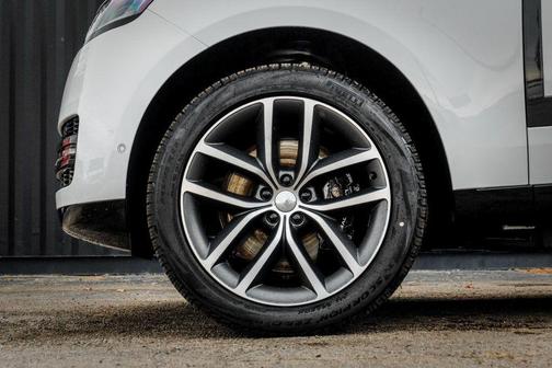 2025 Land Rover Range Rover P550e SE