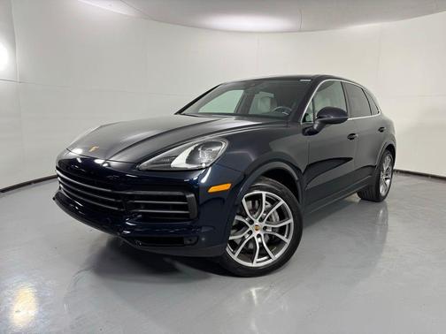 Moonlight Blue Metallic 2022 Porsche Cayenne