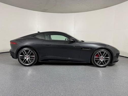 2017 Jaguar F-TYPE R