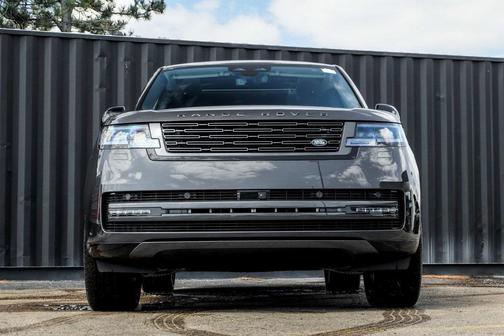 2025 Land Rover Range Rover P530 SE 7 Seat