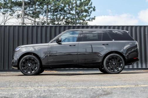 2025 Land Rover Range Rover P530 SE 7 Seat