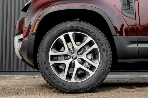 2025 Land Rover Defender P300 S