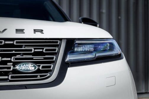 Fuji White 2026 Land Rover Range Rover Velar P400 Dynamic SE