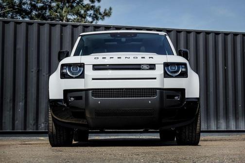Fuji White 2026 Land Rover Defender P400 X-Dynamic SE