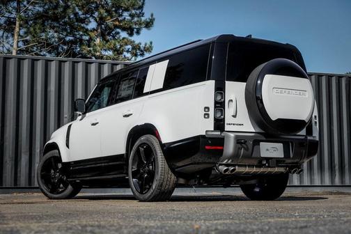 2025 Land Rover Defender P500 V8