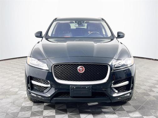 2018 Jaguar F-PACE 25t R-Sport