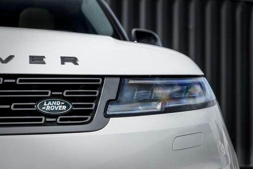 2025 Land Rover Range Rover Sport P360 SE