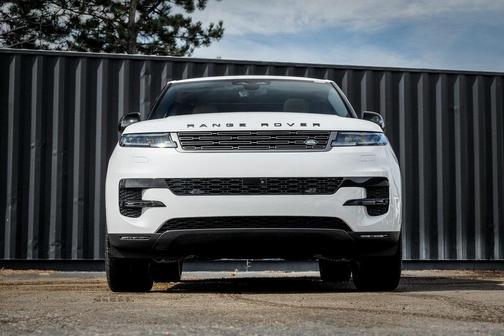 2025 Land Rover Range Rover Sport P360 SE