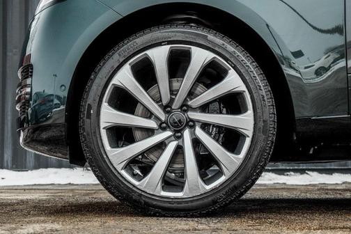 2026 Land Rover Range Rover P400 SE 7 Seat