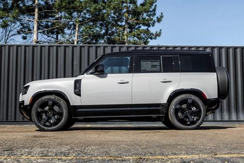 Borasco Grey 2026 Land Rover Defender P400 X-Dynamic SE