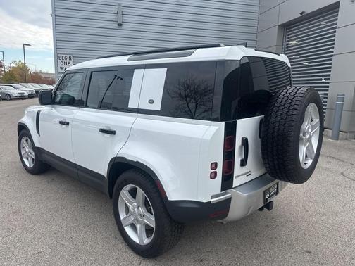 2023 Land Rover Defender 110 SE