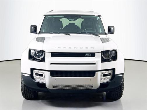 2023 Land Rover Defender 110 SE