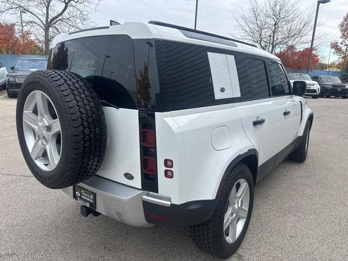 2023 Land Rover Defender 110 SE