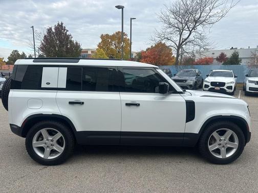 2023 Land Rover Defender 110 SE