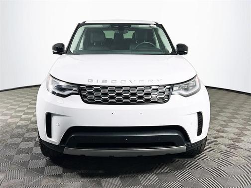 2024 Land Rover Discovery P300 S
