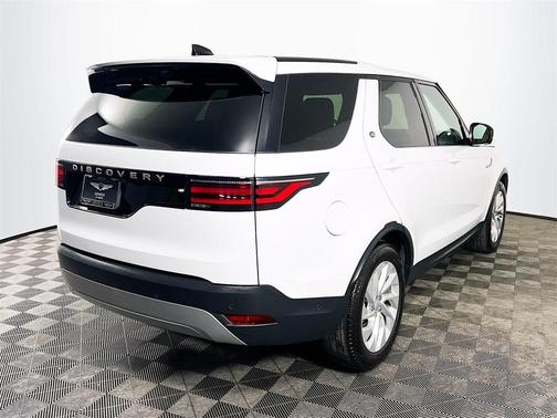 2024 Land Rover Discovery P300 S