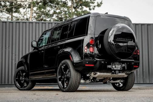 2025 Land Rover Defender P400 X-Dynamic SE