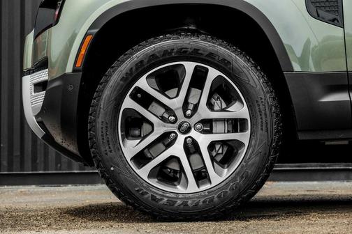 2025 Land Rover Defender P300 S