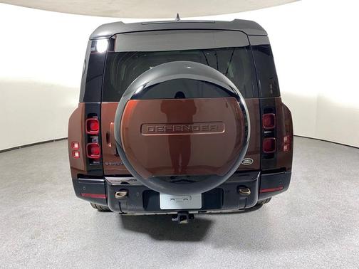 2023 Land Rover Defender X-Dynamic SE