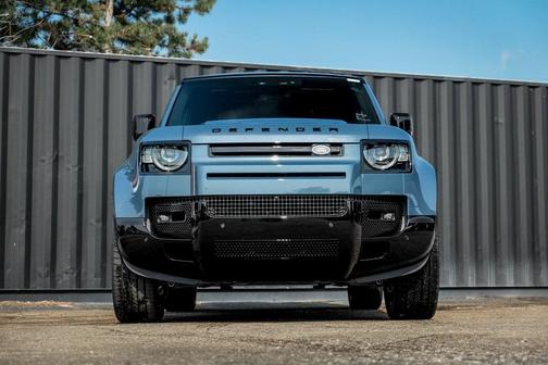2025 Land Rover Defender P400 X-Dynamic SE