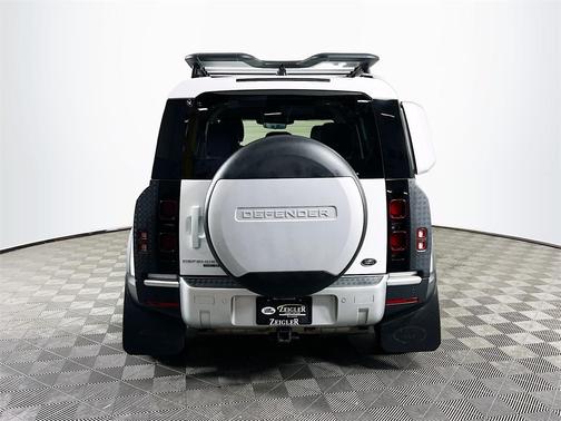 2020 Land Rover Defender 110 SE