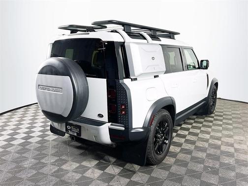 2020 Land Rover Defender 110 SE