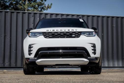 Fuji White 2026 Land Rover Discovery Dynamic SE