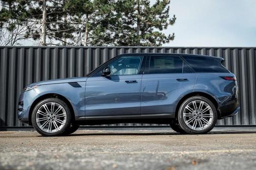 2025 Land Rover Range Rover Sport P360 SE