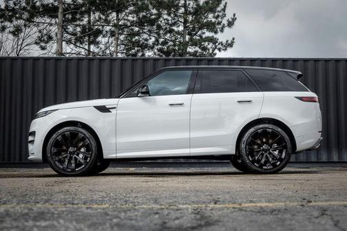 Fuji White 2026 Land Rover Range Rover Sport P400 Dynamic SE