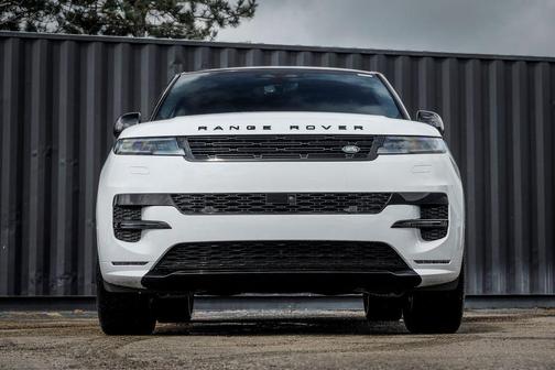 Fuji White 2026 Land Rover Range Rover Sport P400 Dynamic SE