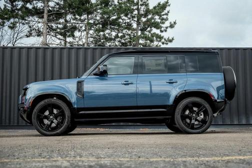 2025 Land Rover Defender P400 X-Dynamic SE