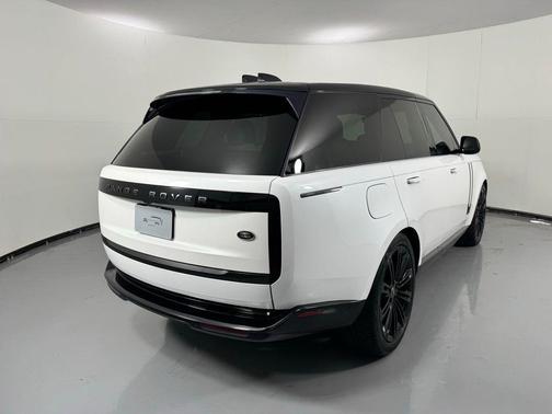 Ostuni Pearl White 2023 Land Rover Range Rover P400 SE
