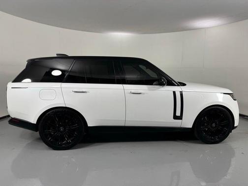 Ostuni Pearl White 2023 Land Rover Range Rover P400 SE