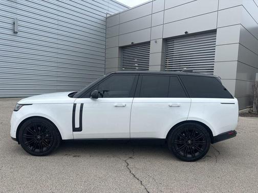 Ostuni Pearl White 2023 Land Rover Range Rover P400 SE