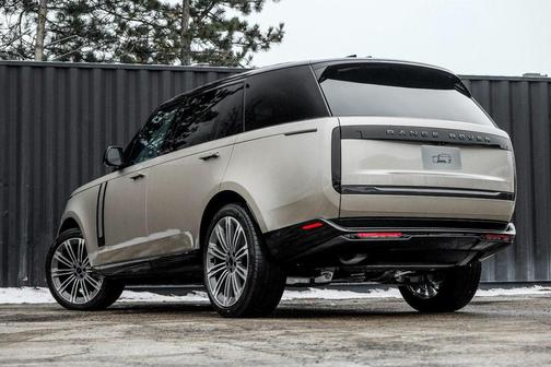 2026 Land Rover Range Rover P400 SE 7 Seat