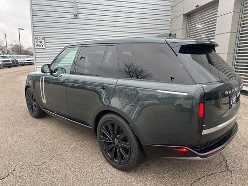 2025 Land Rover Range Rover P550e Autobiography