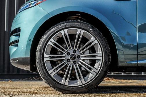 2026 Land Rover Range Rover Sport SE