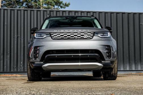 2025 Land Rover Discovery P360 Metropolitan Edition