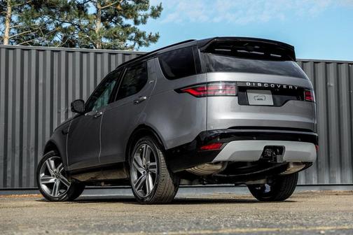 2025 Land Rover Discovery P360 Metropolitan Edition