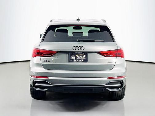 Chronos Gray Metallic 2025 Audi Q3 45 S line Premium