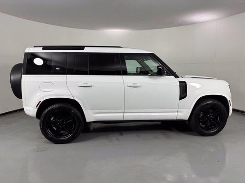 Fuji White 2020 Land Rover Defender 110 S