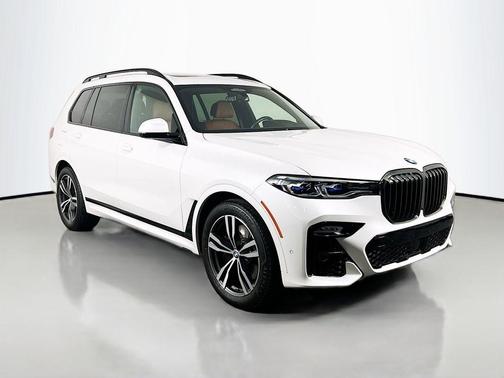 Mineral White Metallic 2022 BMW X7 M50i